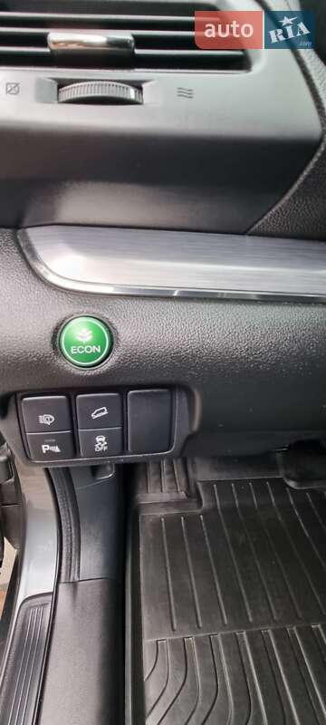 Внедорожник / Кроссовер Honda CR-V 2015 в Дрогобыче