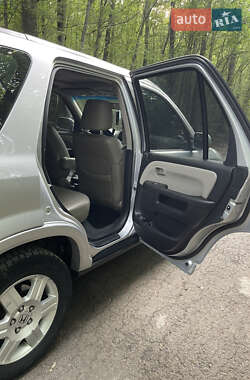 Внедорожник / Кроссовер Honda CR-V 2004 в 