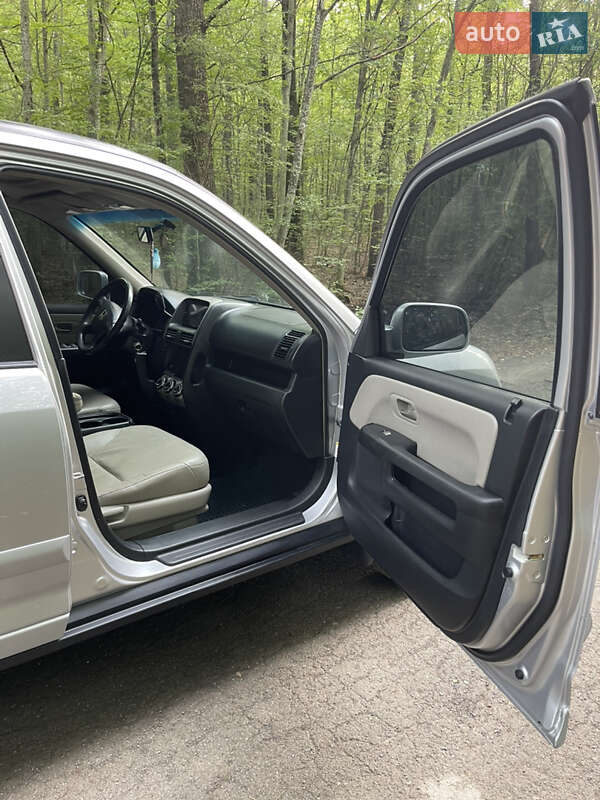 Позашляховик / Кросовер Honda CR-V 2004 в Дунаївцях