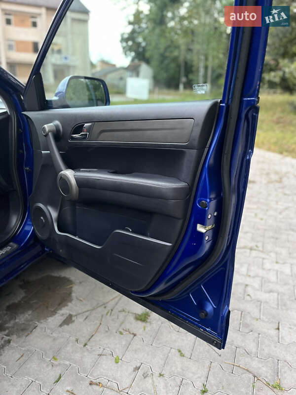 Внедорожник / Кроссовер Honda CR-V 2010 в Черновцах