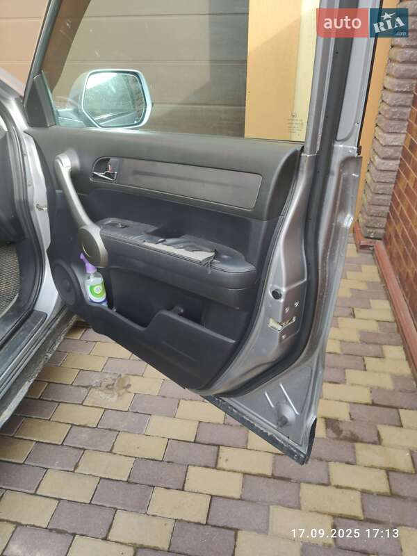 Позашляховик / Кросовер Honda CR-V 2008 в Рівному