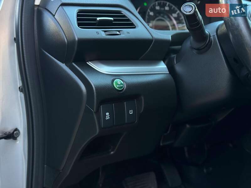 Внедорожник / Кроссовер Honda CR-V 2015 в Киеве