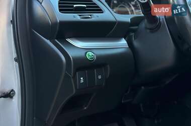 Позашляховик / Кросовер Honda CR-V 2015 в  фото 21 Позашляховик / Кросовер Honda CR-V 2015 в