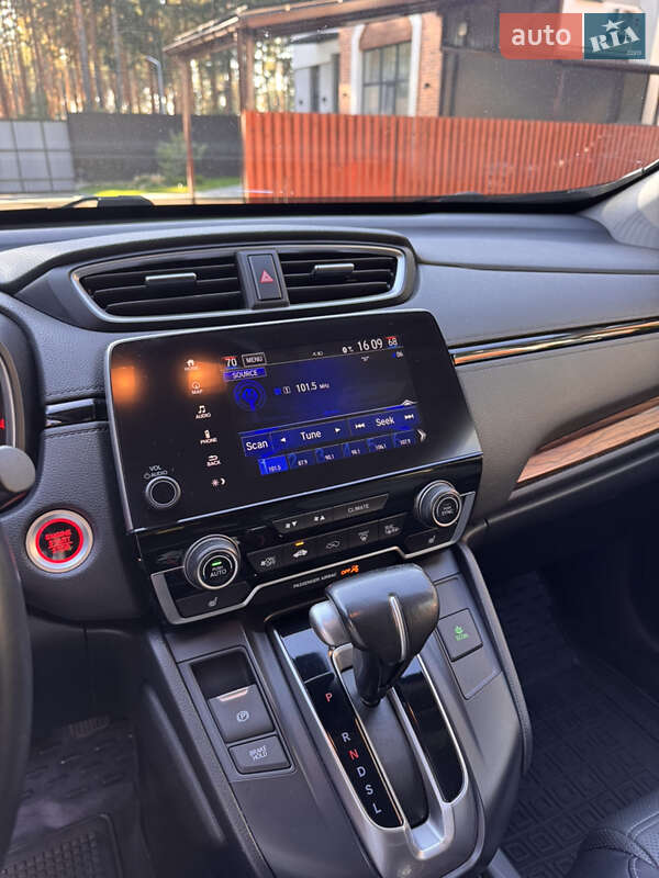 Позашляховик / Кросовер Honda CR-V 2017 в Києві