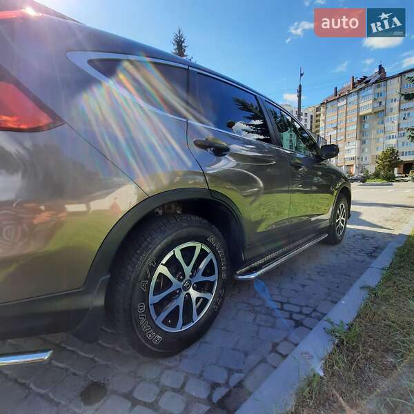 Внедорожник / Кроссовер Honda CR-V 2015 в Ивано-Франковске