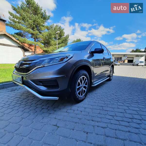 Внедорожник / Кроссовер Honda CR-V 2015 в Ивано-Франковске