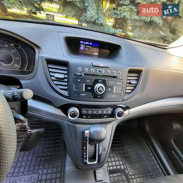 Внедорожник / Кроссовер Honda CR-V 2015 в Ивано-Франковске