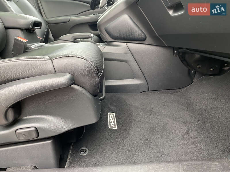 Внедорожник / Кроссовер Honda CR-V 2015 в Радивилове