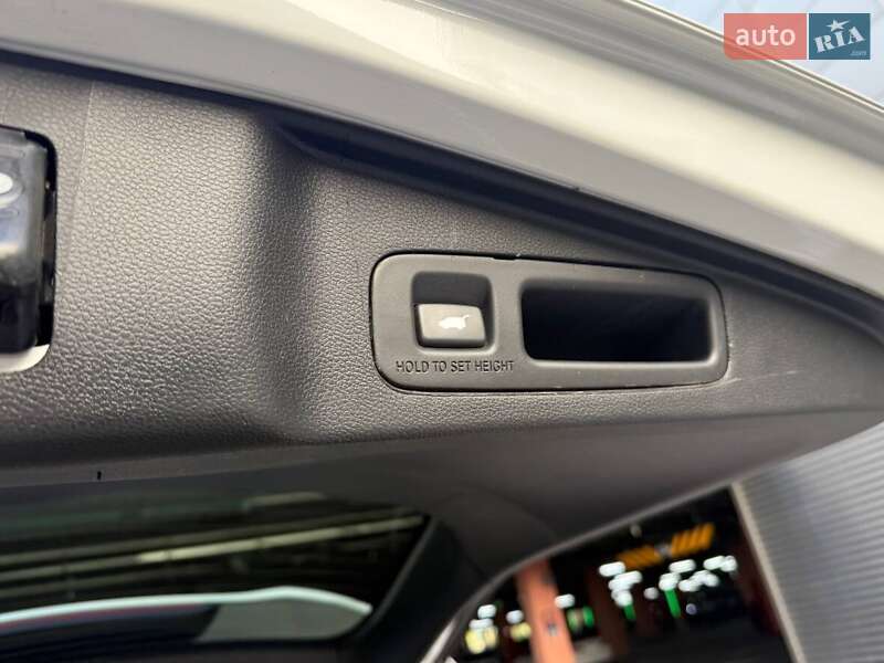 Внедорожник / Кроссовер Honda CR-V 2020 в Киеве