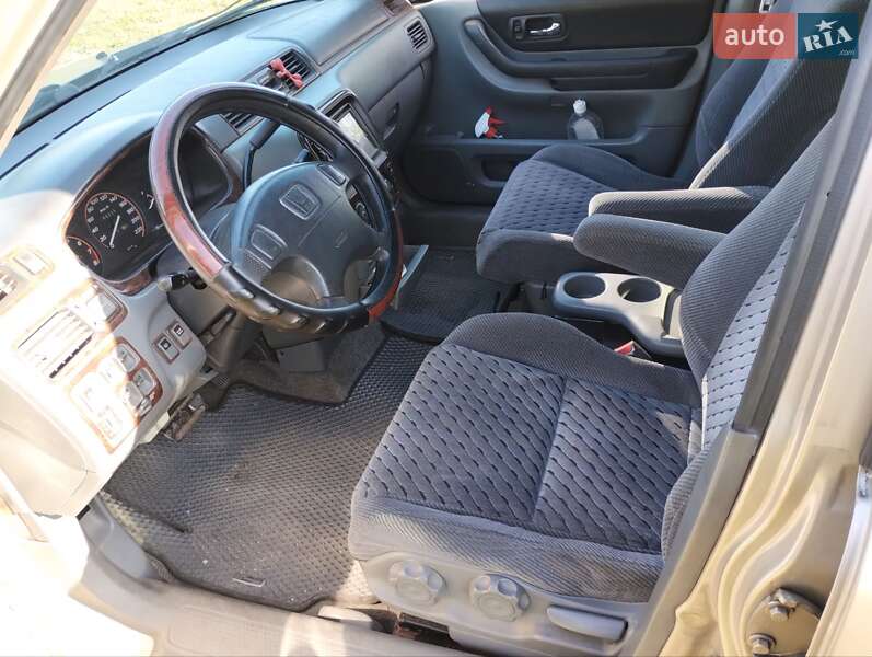 Внедорожник / Кроссовер Honda CR-V 1998 в Днепре