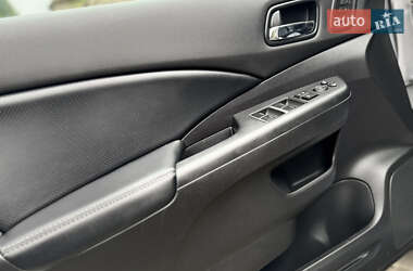 Внедорожник / Кроссовер Honda CR-V 2015 в 
