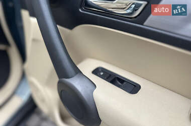 Внедорожник / Кроссовер Honda CR-V 2011 в 