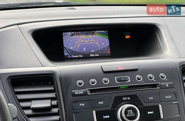 Внедорожник / Кроссовер Honda CR-V 2015 в 