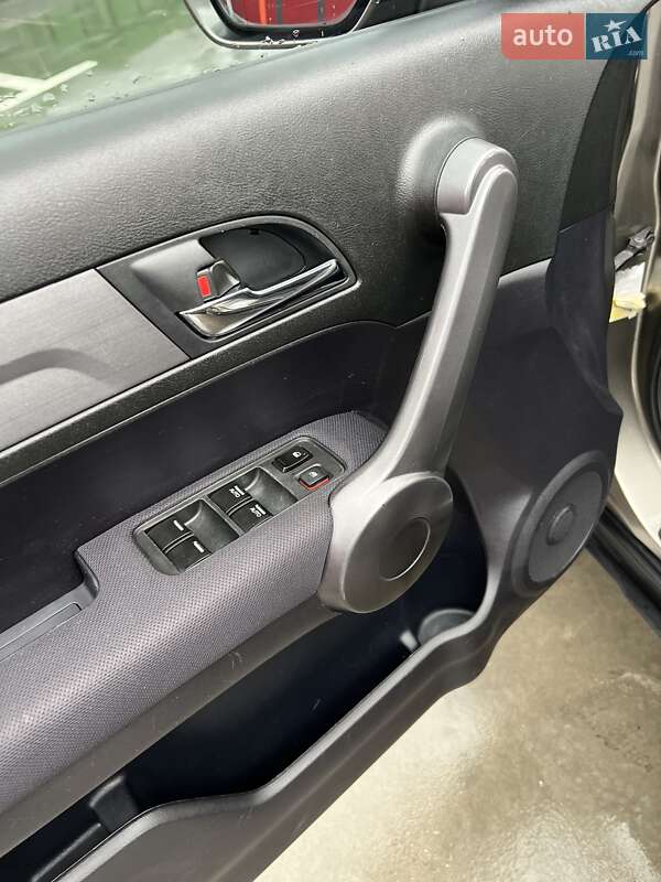 Позашляховик / Кросовер Honda CR-V 2008 в Києві