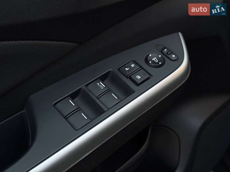 Внедорожник / Кроссовер Honda CR-V 2015 в Кривом Роге