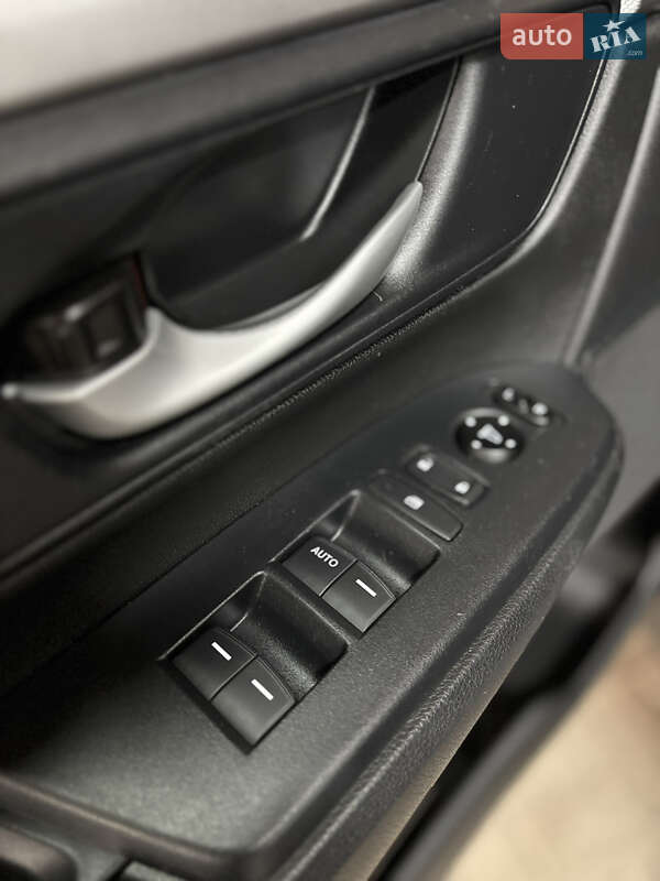 Внедорожник / Кроссовер Honda CR-V 2020 в Киеве