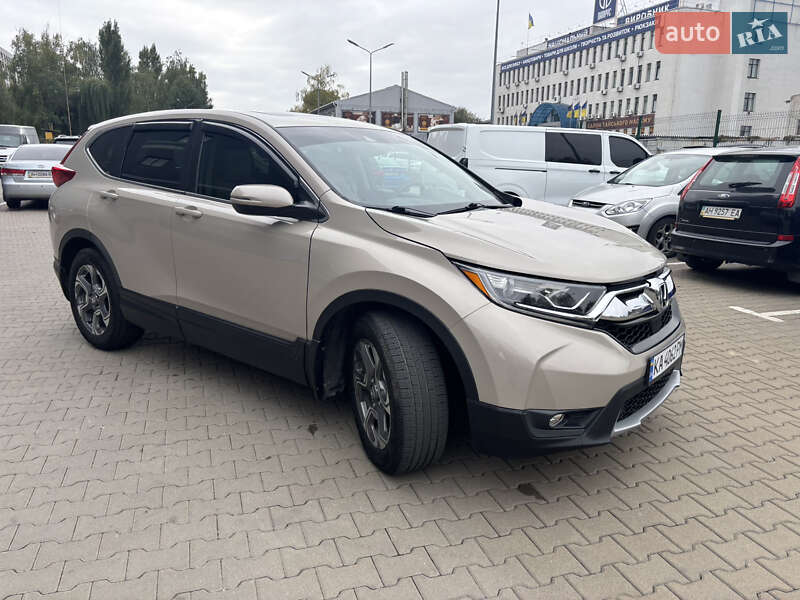 Внедорожник / Кроссовер Honda CR-V 2017 в Киеве