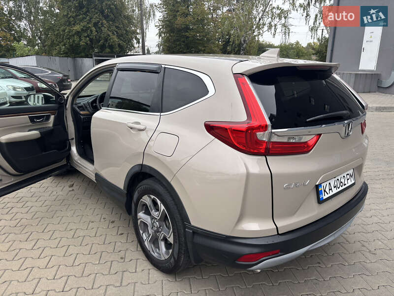 Внедорожник / Кроссовер Honda CR-V 2017 в Киеве