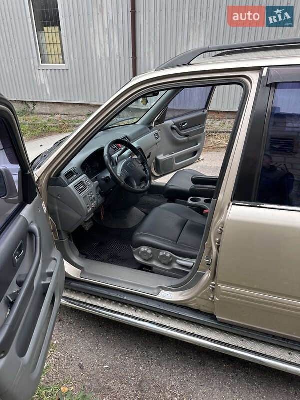 Внедорожник / Кроссовер Honda CR-V 2000 в Запорожье