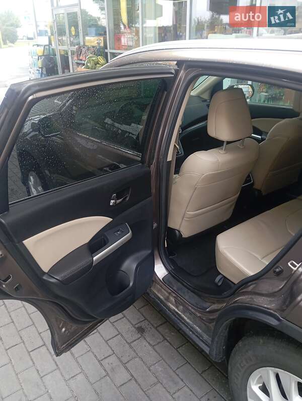 Внедорожник / Кроссовер Honda CR-V 2016 в Киеве
