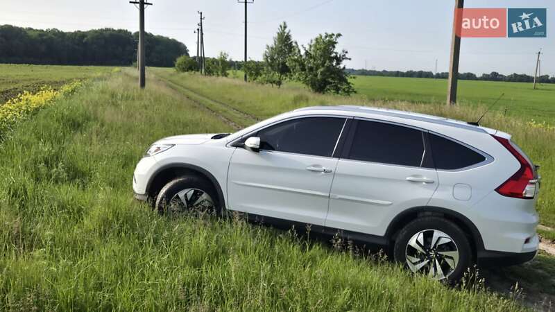 Позашляховик / Кросовер Honda CR-V 2015 в Києві