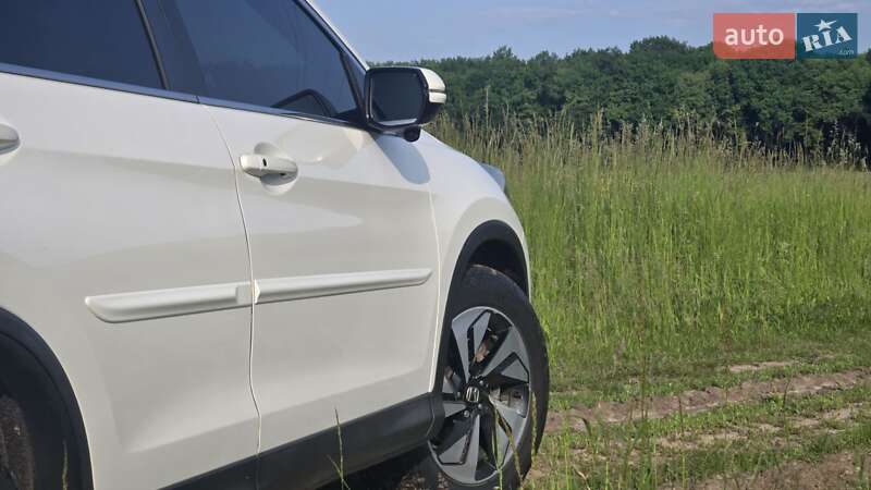 Позашляховик / Кросовер Honda CR-V 2015 в Києві