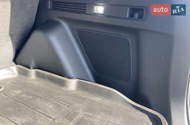 Позашляховик / Кросовер Honda CR-V 2023 в 