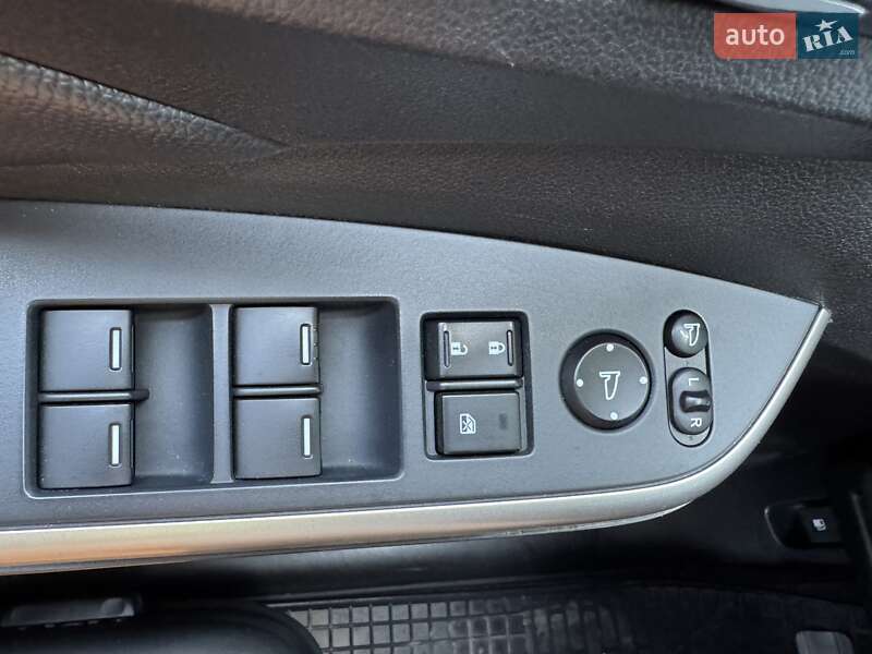 Позашляховик / Кросовер Honda CR-V 2015 в Києві фото 29 Позашляховик / Кросовер Honda CR-V 2015 в Києві