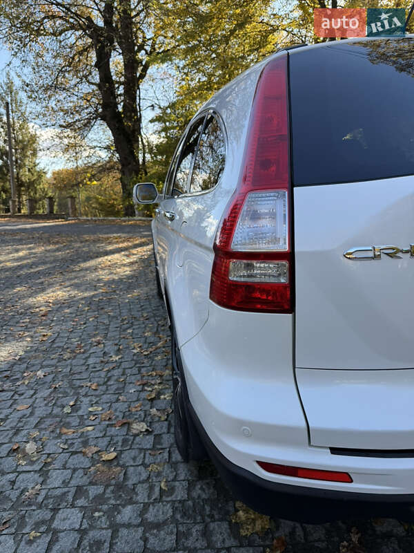 Внедорожник / Кроссовер Honda CR-V 2011 в Черновцах