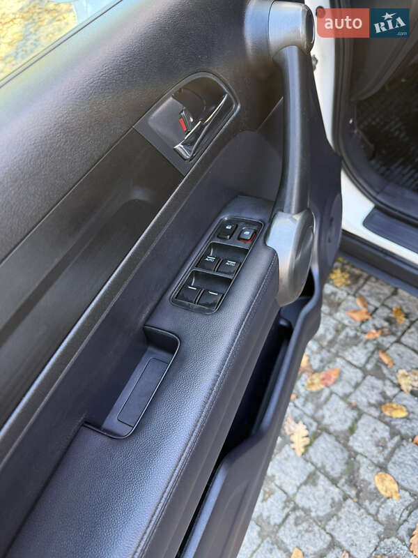 Внедорожник / Кроссовер Honda CR-V 2011 в Черновцах