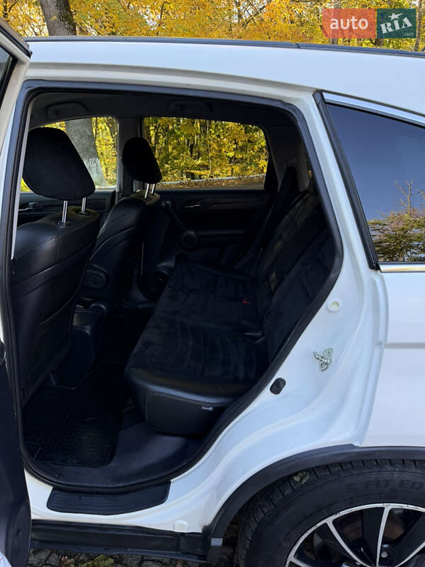 Внедорожник / Кроссовер Honda CR-V 2011 в Черновцах