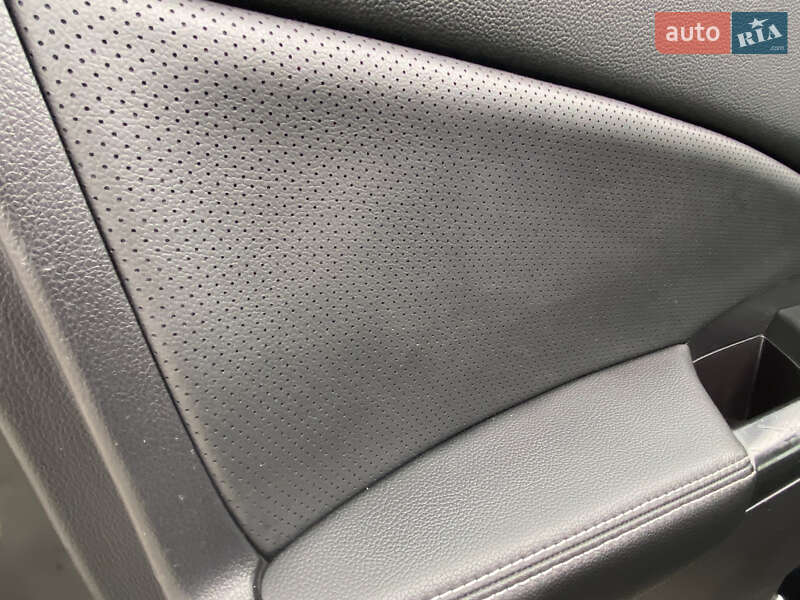 Позашляховик / Кросовер Honda CR-V 2015 в Чернівцях