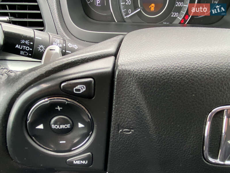 Позашляховик / Кросовер Honda CR-V 2015 в Чернівцях