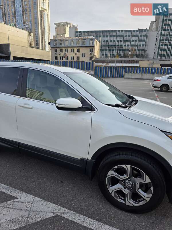 Позашляховик / Кросовер Honda CR-V 2018 в Києві