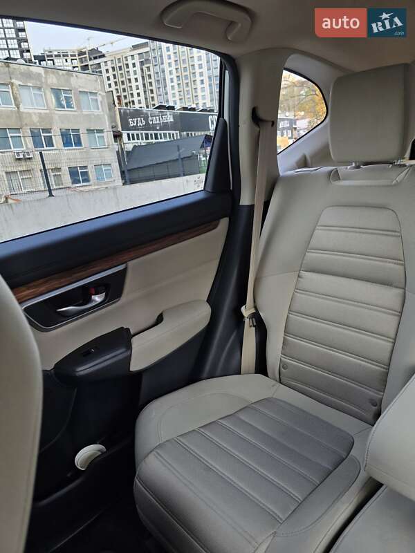 Позашляховик / Кросовер Honda CR-V 2018 в Києві