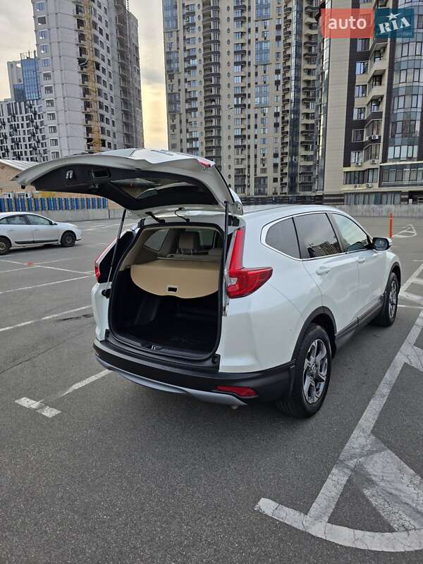 Позашляховик / Кросовер Honda CR-V 2018 в Києві