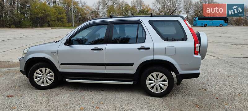 Внедорожник / Кроссовер Honda CR-V 2005 в Каневе