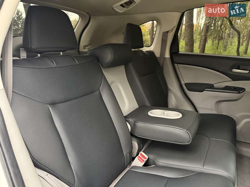 Позашляховик / Кросовер Honda CR-V 2015 в Києві