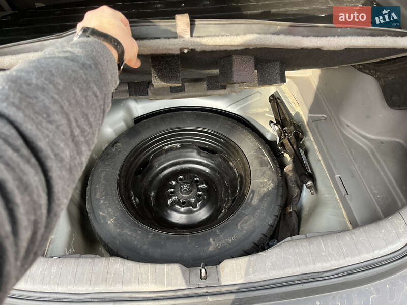 Позашляховик / Кросовер Honda CR-V 2009 в Києві