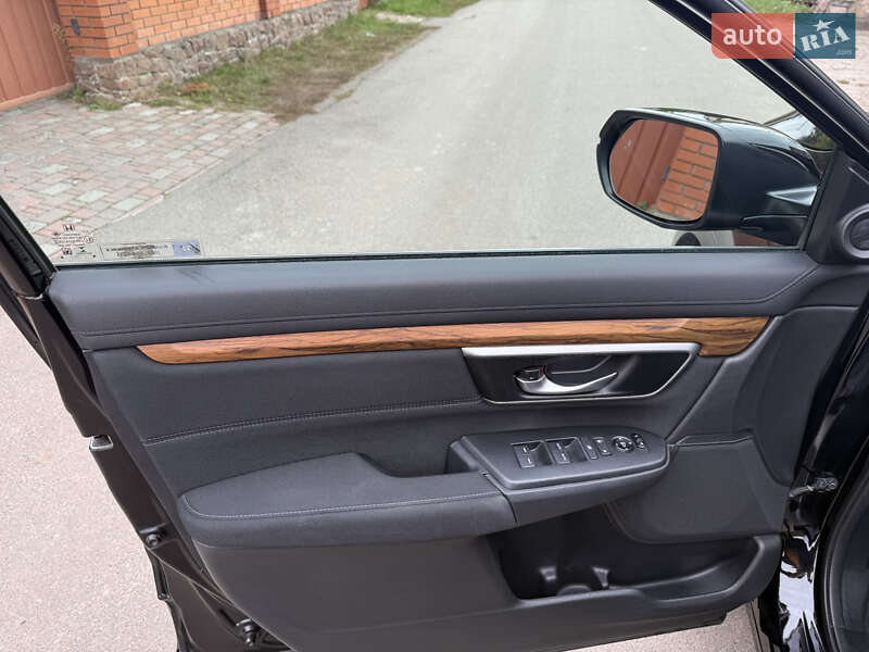 Внедорожник / Кроссовер Honda CR-V 2017 в Киеве