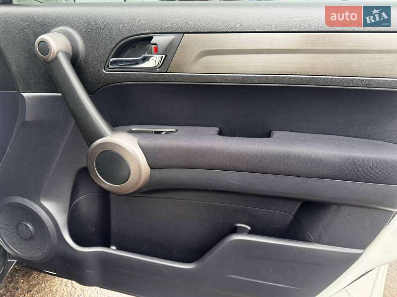 Внедорожник / Кроссовер Honda CR-V 2011 в Ахтырке фото 42 Внедорожник / Кроссовер Honda CR-V 2011 в Ахтырке