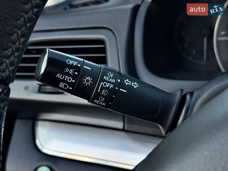 Внедорожник / Кроссовер Honda CR-V 2015 в Радивилове