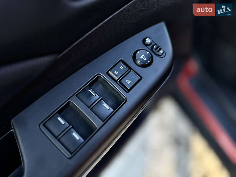 Внедорожник / Кроссовер Honda CR-V 2015 в Радивилове