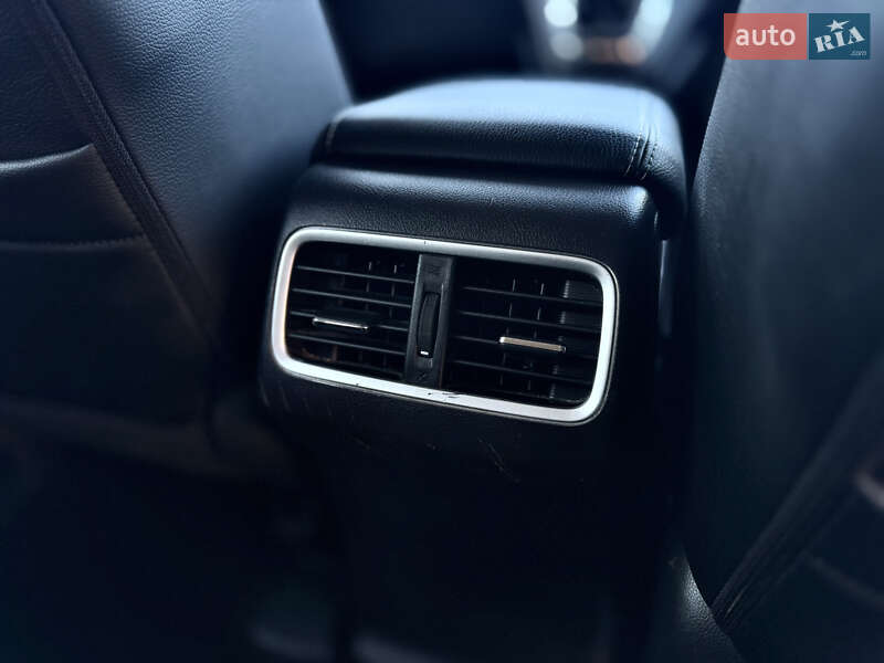 Внедорожник / Кроссовер Honda CR-V 2015 в Радивилове