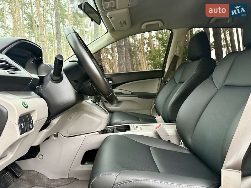 Внедорожник / Кроссовер Honda CR-V 2015 в Киеве