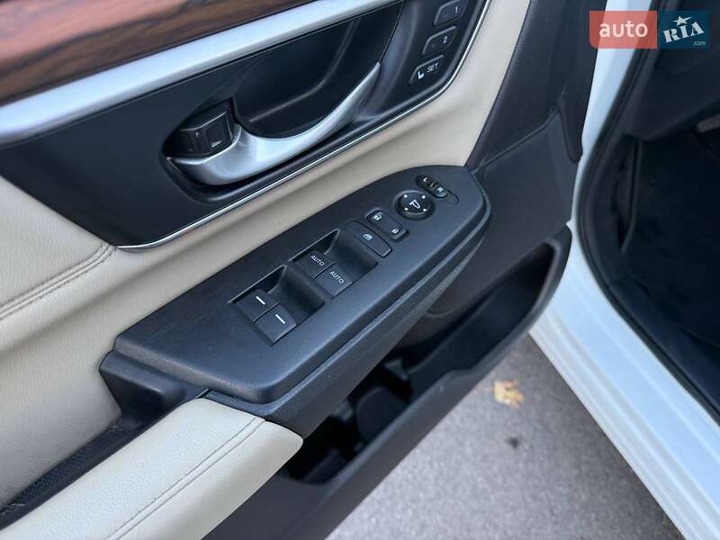 Внедорожник / Кроссовер Honda CR-V 2020 в Киеве