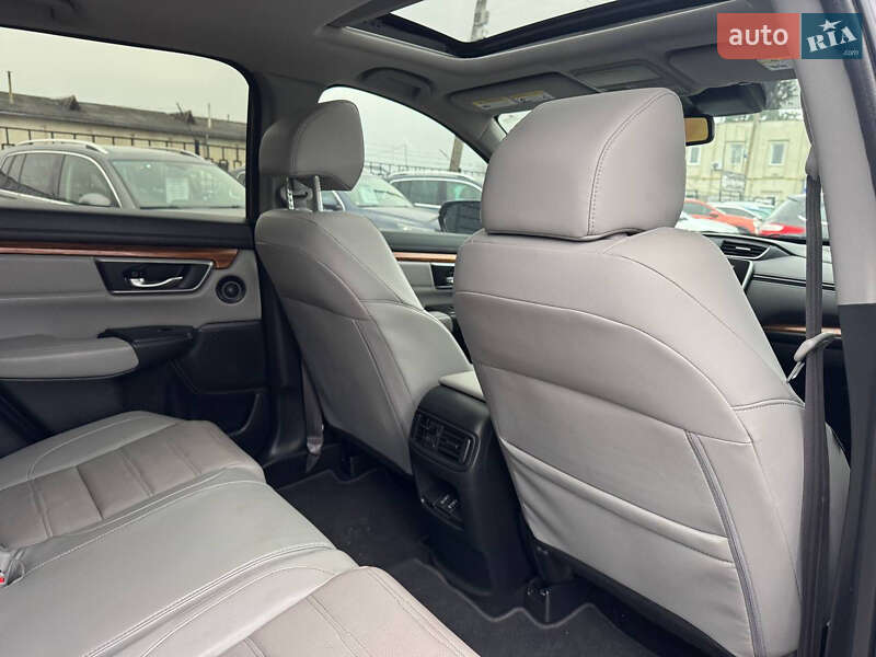 Позашляховик / Кросовер Honda CR-V 2017 в Стрию