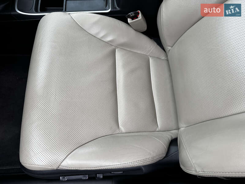 Позашляховик / Кросовер Honda CR-V 2016 в Києві