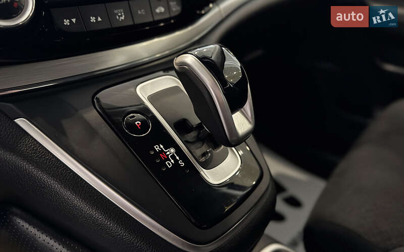 Внедорожник / Кроссовер Honda CR-V 2015 в Шептицькому