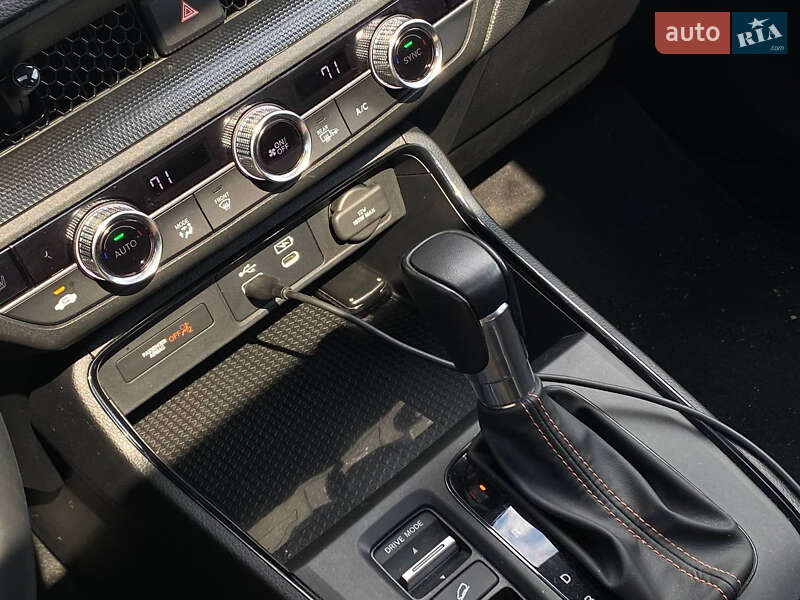 Внедорожник / Кроссовер Honda CR-V 2022 в Киеве